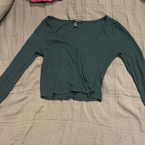 Dark green long sleeve garage crop top!